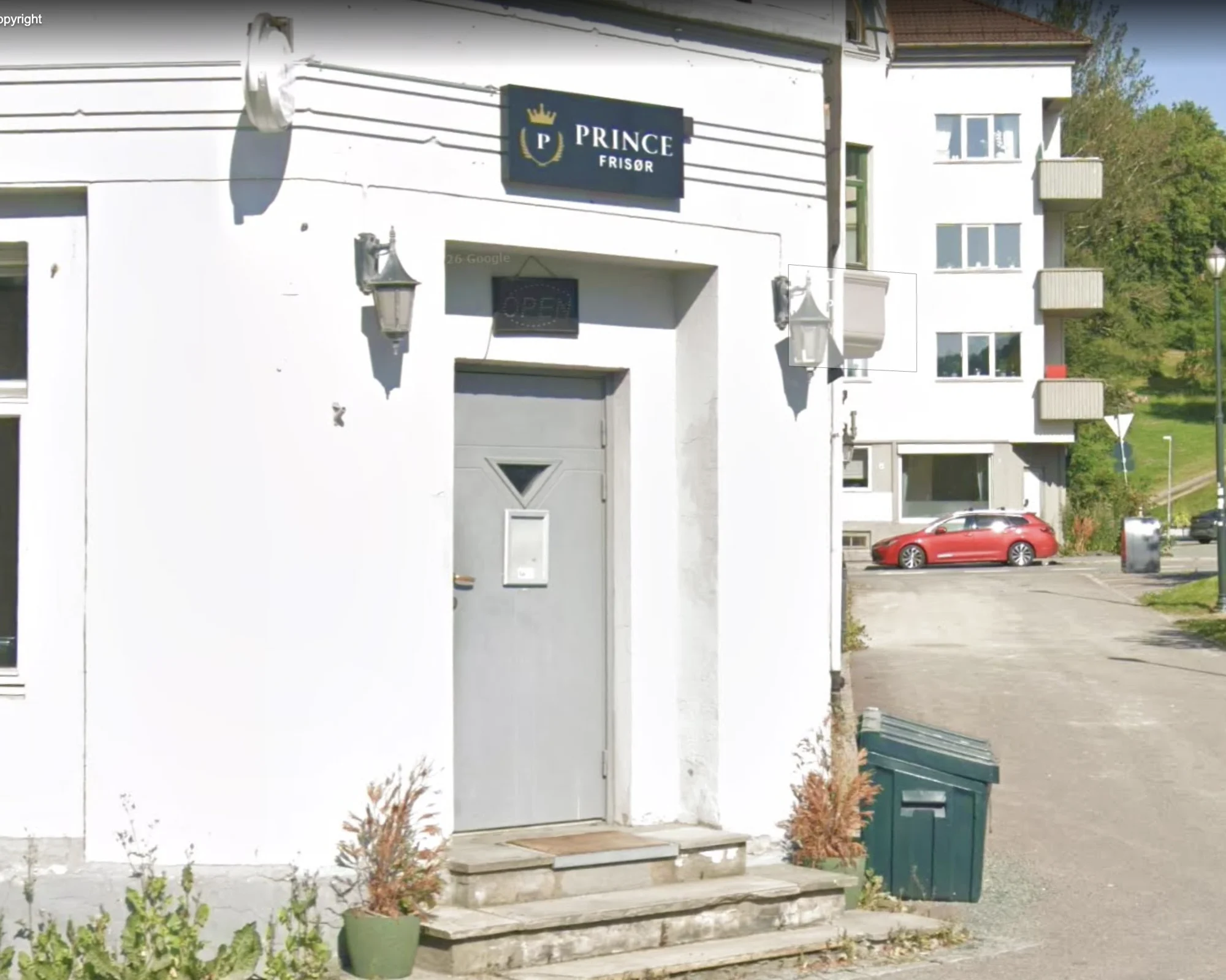 Inngangen til Prince Frisør på Elgeseter gate 47 i Trondheim